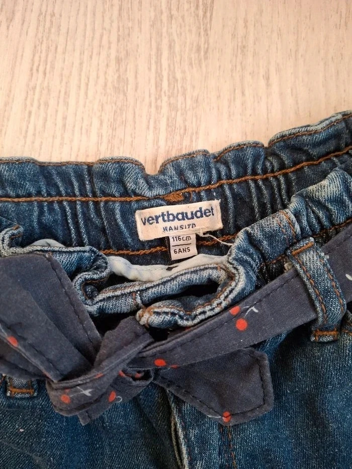 🍒 Short en jean para niña azul paperbag y cinturón fantaisie cereza Vertbaudet - 6 años – photo 4
